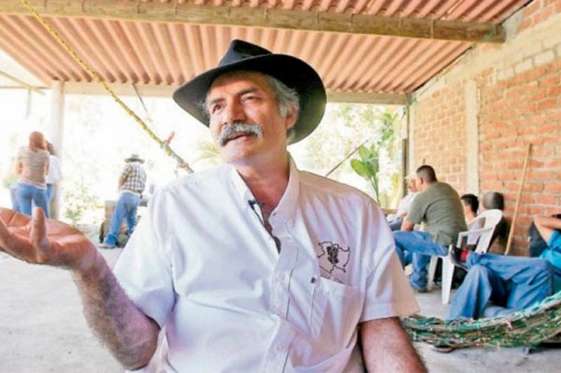Exigen senadores destitución de José Manuel Mireles