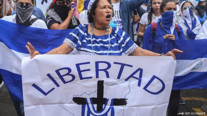 Presos políticos de Nicaragua: alegría por su liberación, tristeza por su destierro