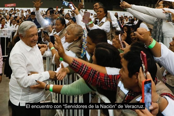 4 mil “Servidores de la Nación” abuchean a Cuitláhuac delante de AMLO
