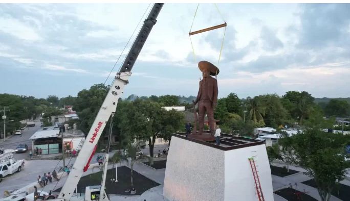 Llega a Rinconada la escultura de Zapata más grande de México