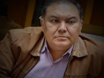 Adelanta el periodista Ricardo Ravelo que podría abandonar el país