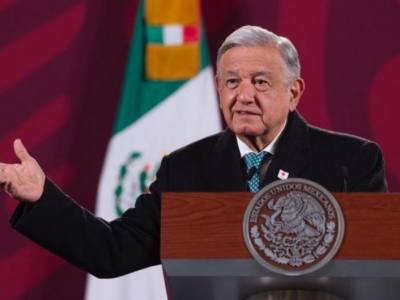 AMLO critica al gobierno de Boluarte tras la expulsión del embajador Monroy por la injerencia de México